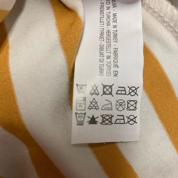 🌹NWT. Bershka Short Halter Neck Jumpsuit. Size S. - Picture 7 of 8